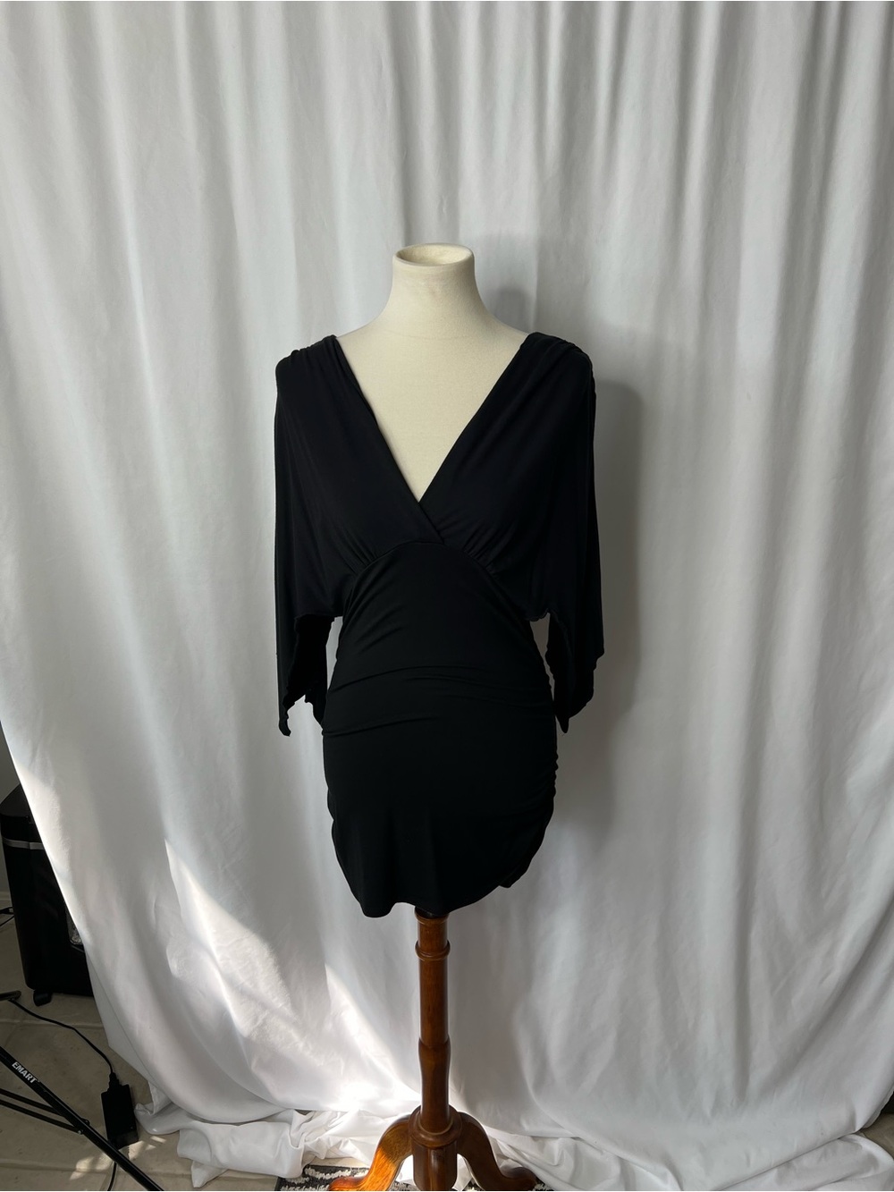 Boston Proper Black Ruched Deep V-Neck Top Size Medium 🖤✨ 3/4 Dolman Sleeve
